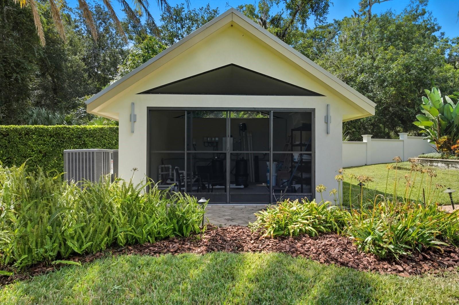 V4944387 Property Photo