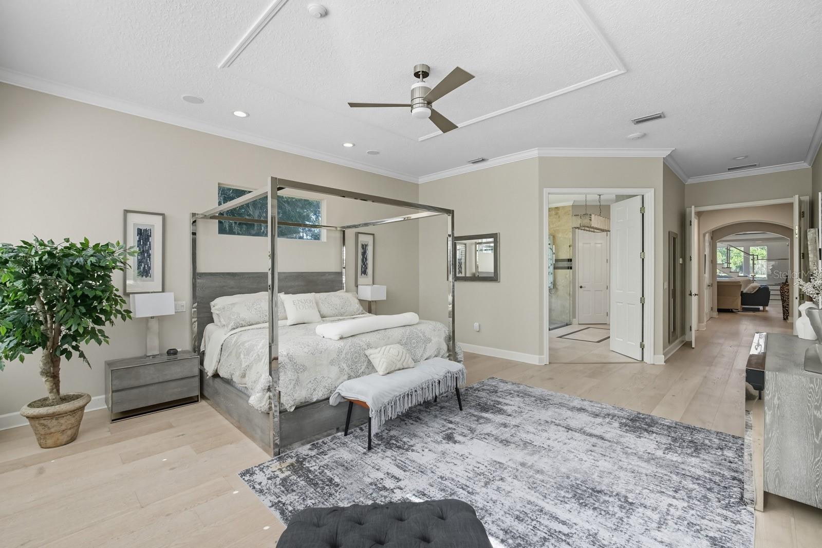 V4944387 Property Photo