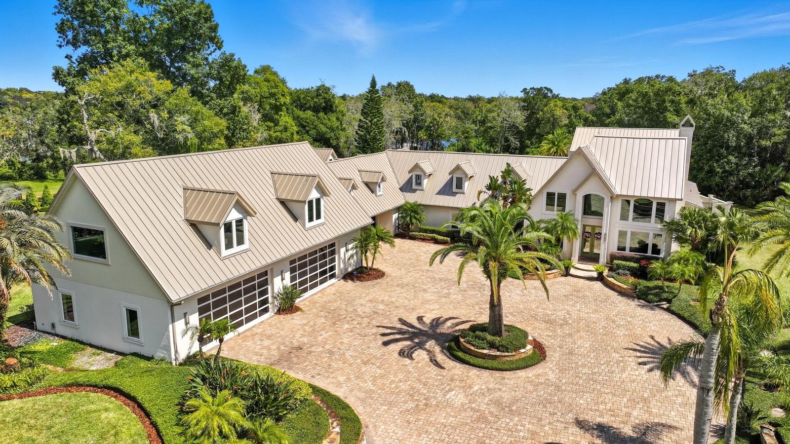 V4944387 Property Photo