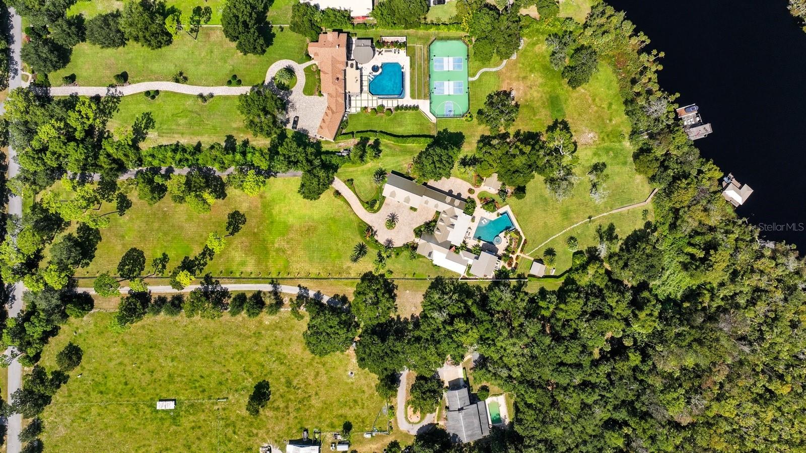 V4944387 Property Photo