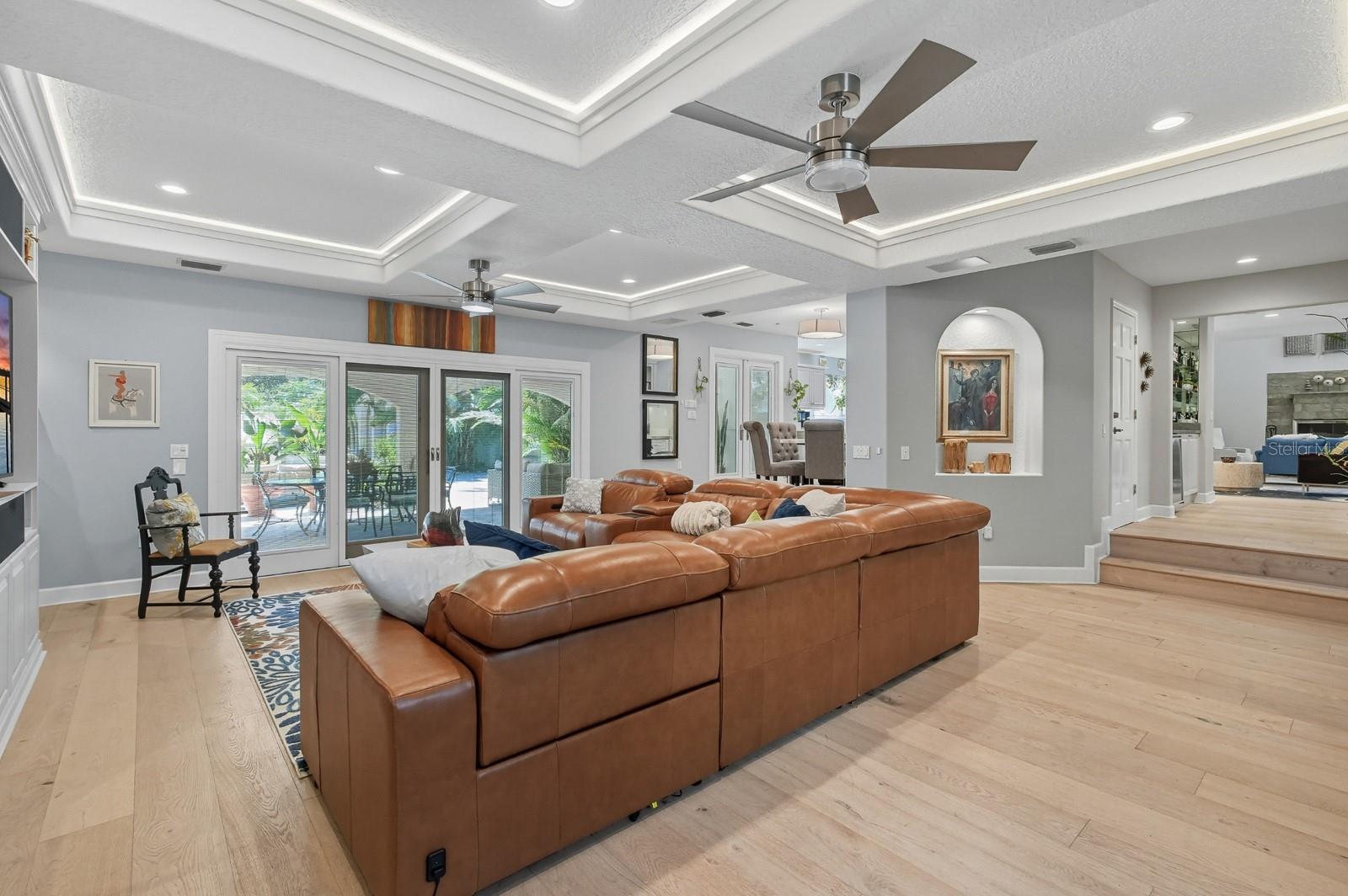 V4944387 Property Photo