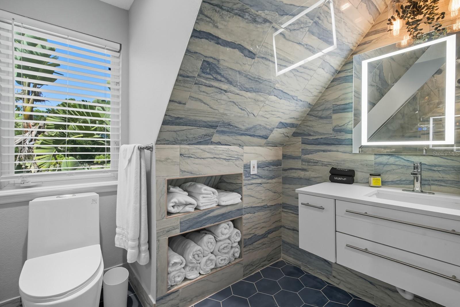 V4944387 Property Photo