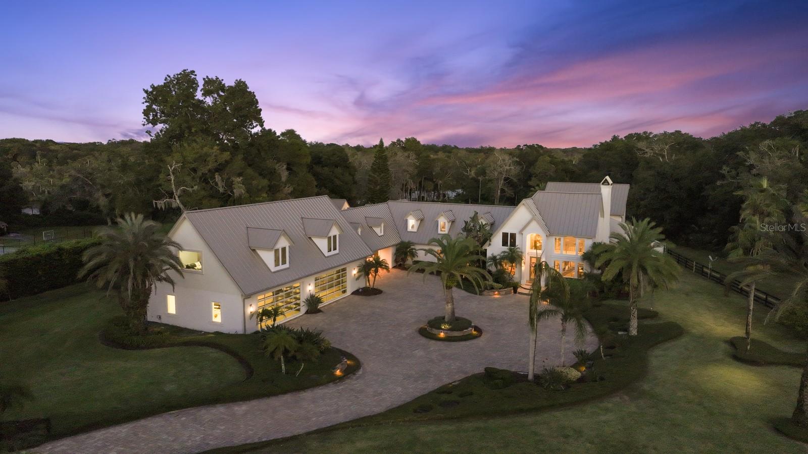 V4944387 Property Photo