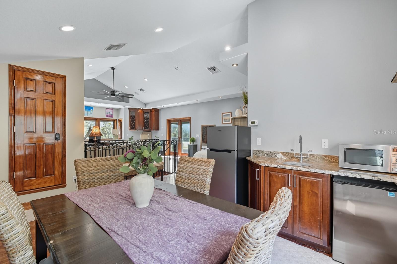 V4944387 Property Photo