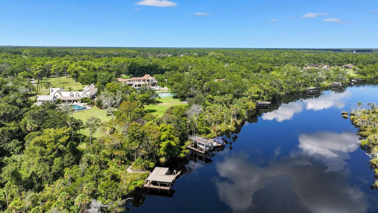 V4944387 Property Photo