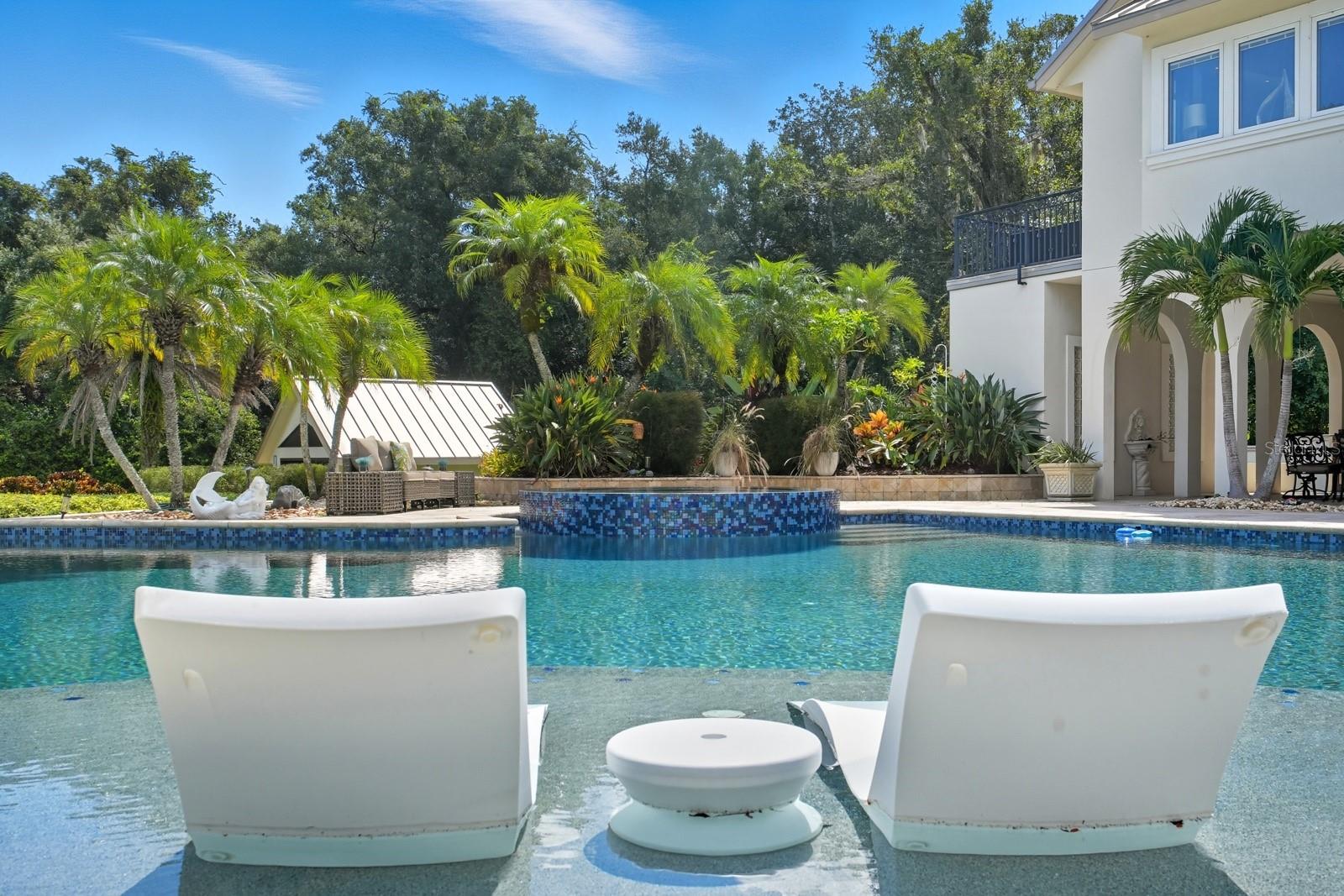 V4944387 Property Photo