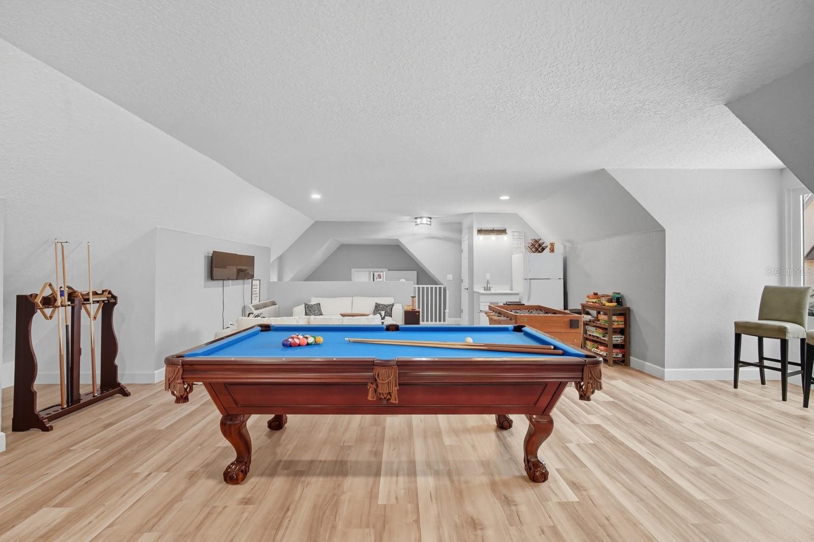 V4944387 Property Photo