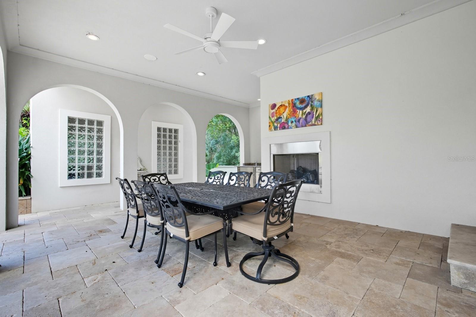 V4944387 Property Photo