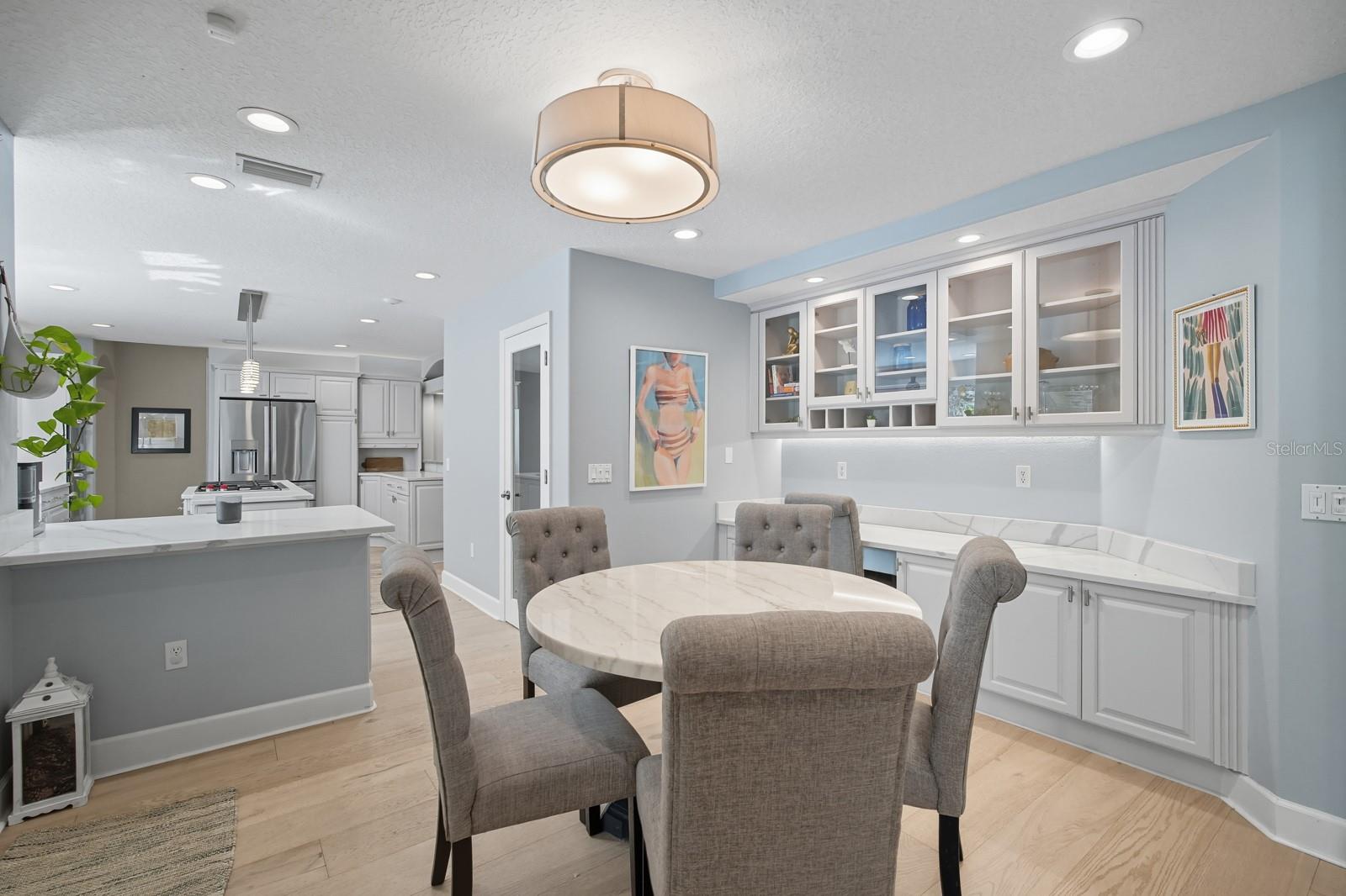 V4944387 Property Photo