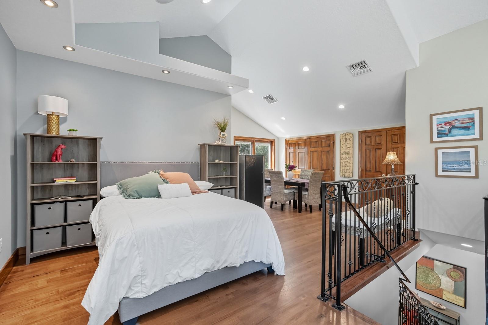 V4944387 Property Photo