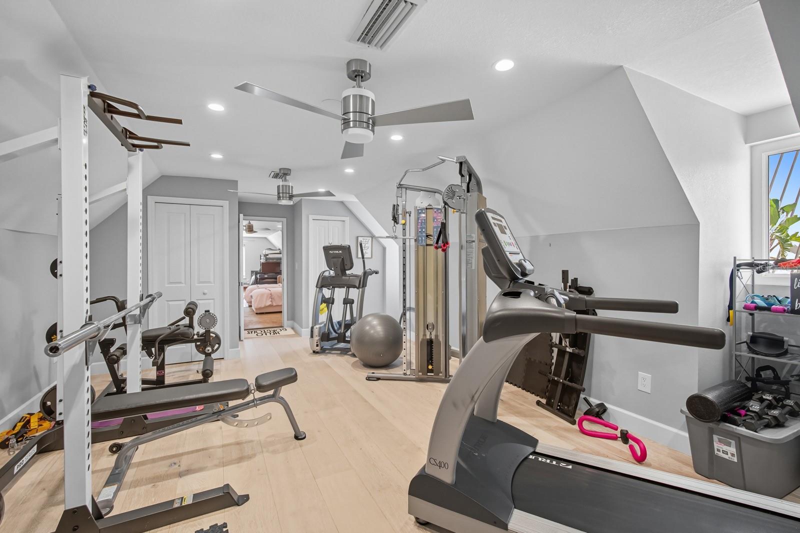 V4944387 Property Photo