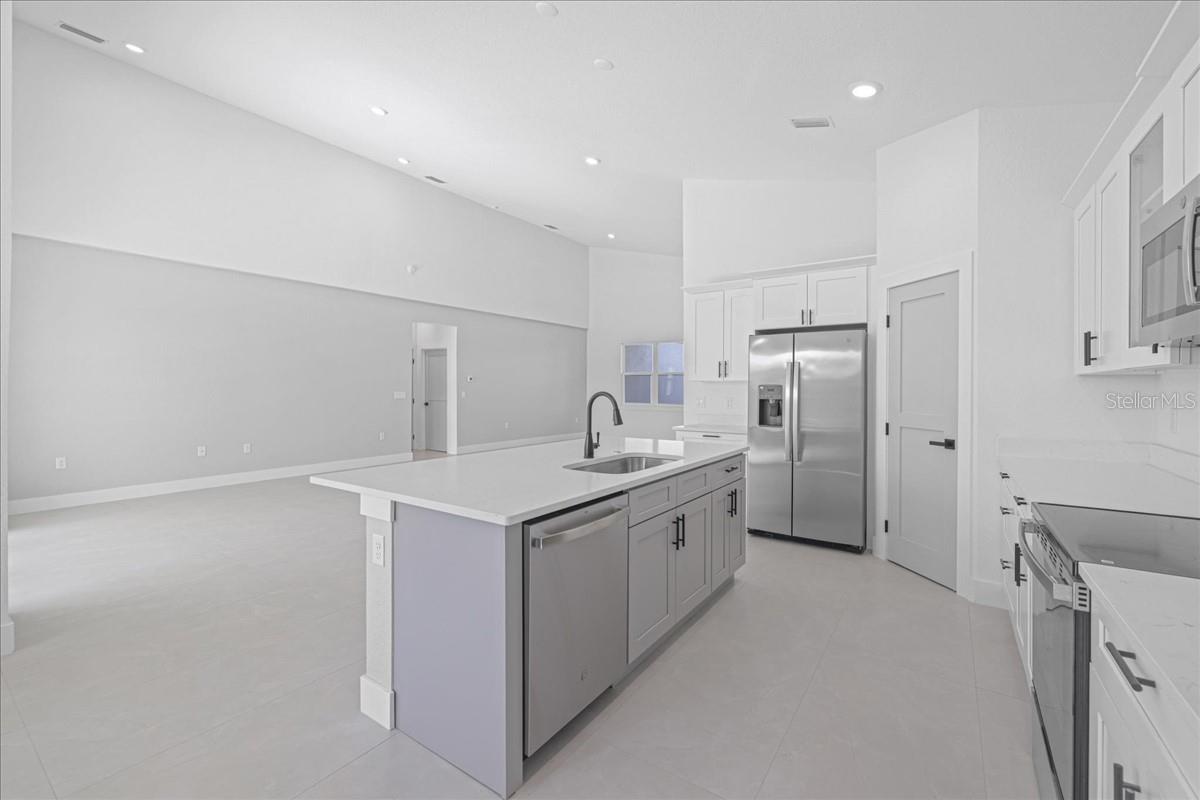 8181 TECUMSEH CIR, PORT CHARLOTTE, FL, 33981