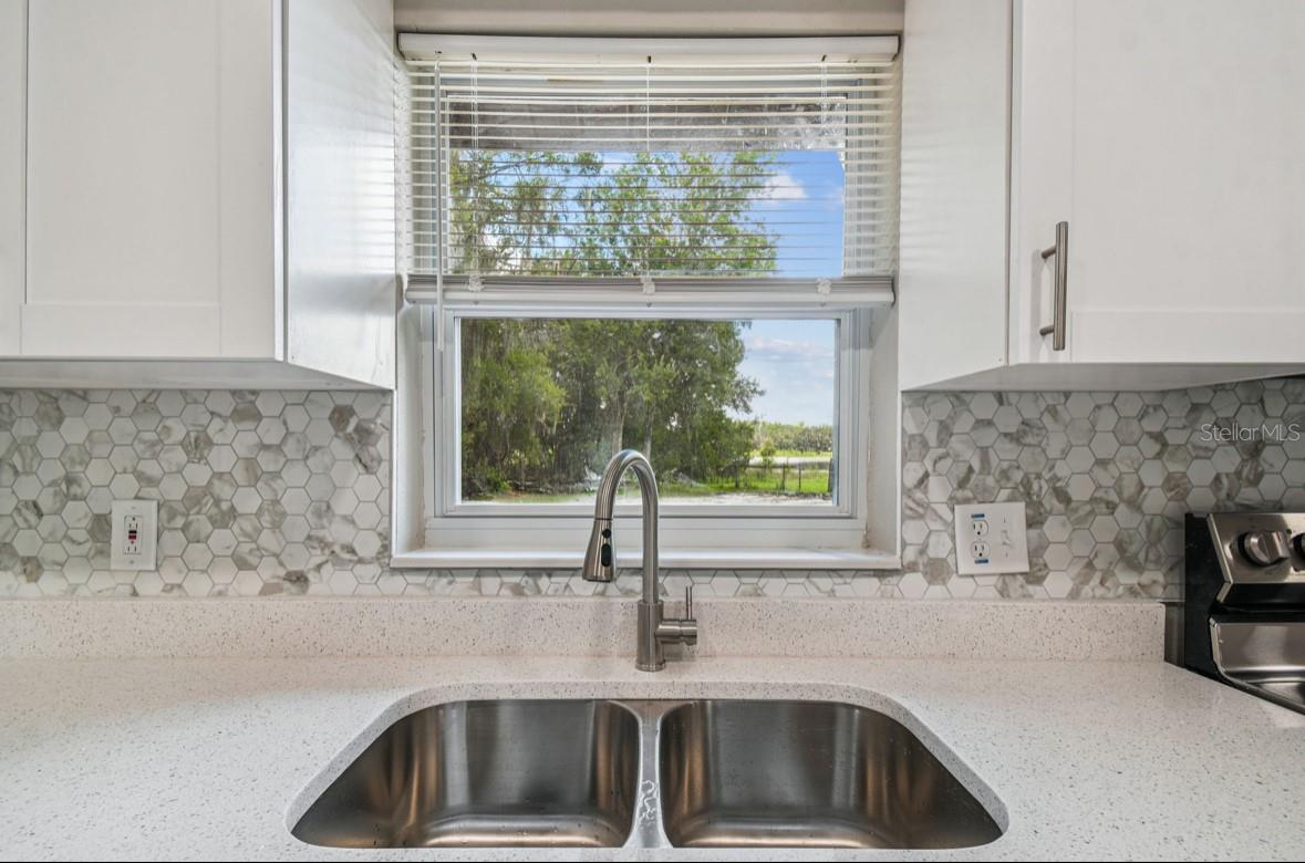 18216 STATE ROAD 52, LAND O LAKES, FL, 34638