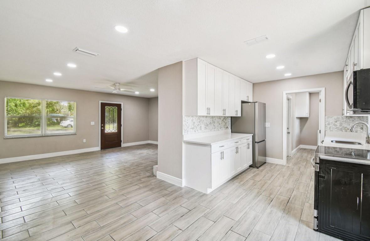 18216 STATE ROAD 52, LAND O LAKES, FL, 34638