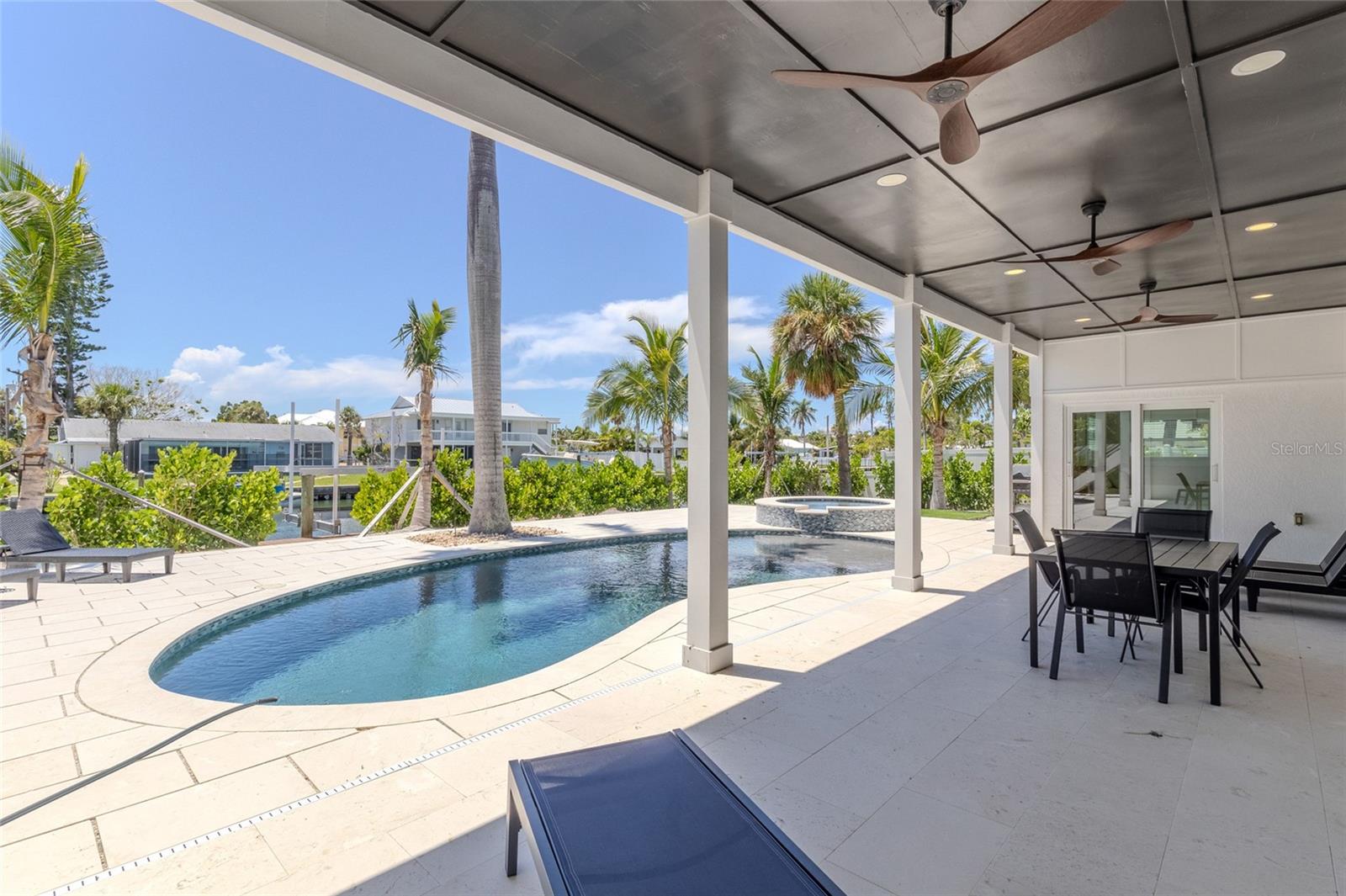 TB8418360 Property Photo