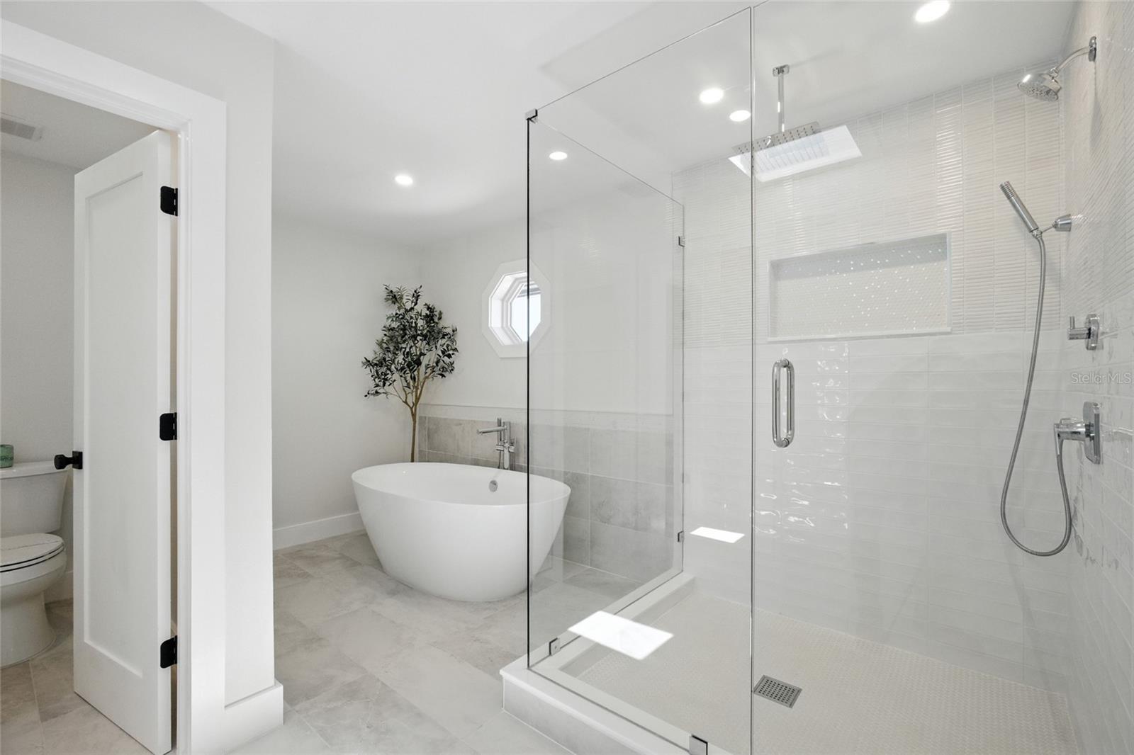 TB8418360 Property Photo