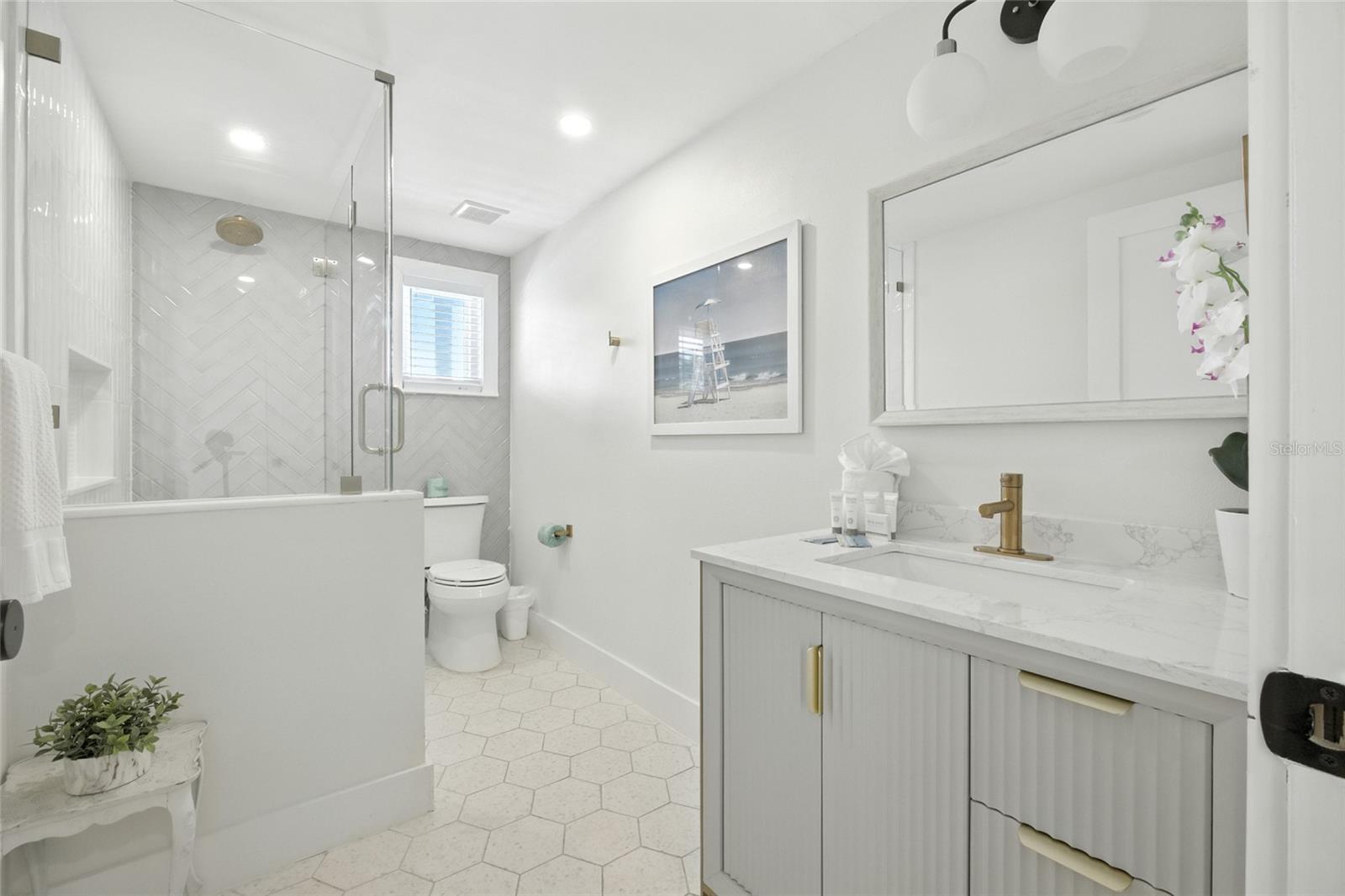 TB8418360 Property Photo