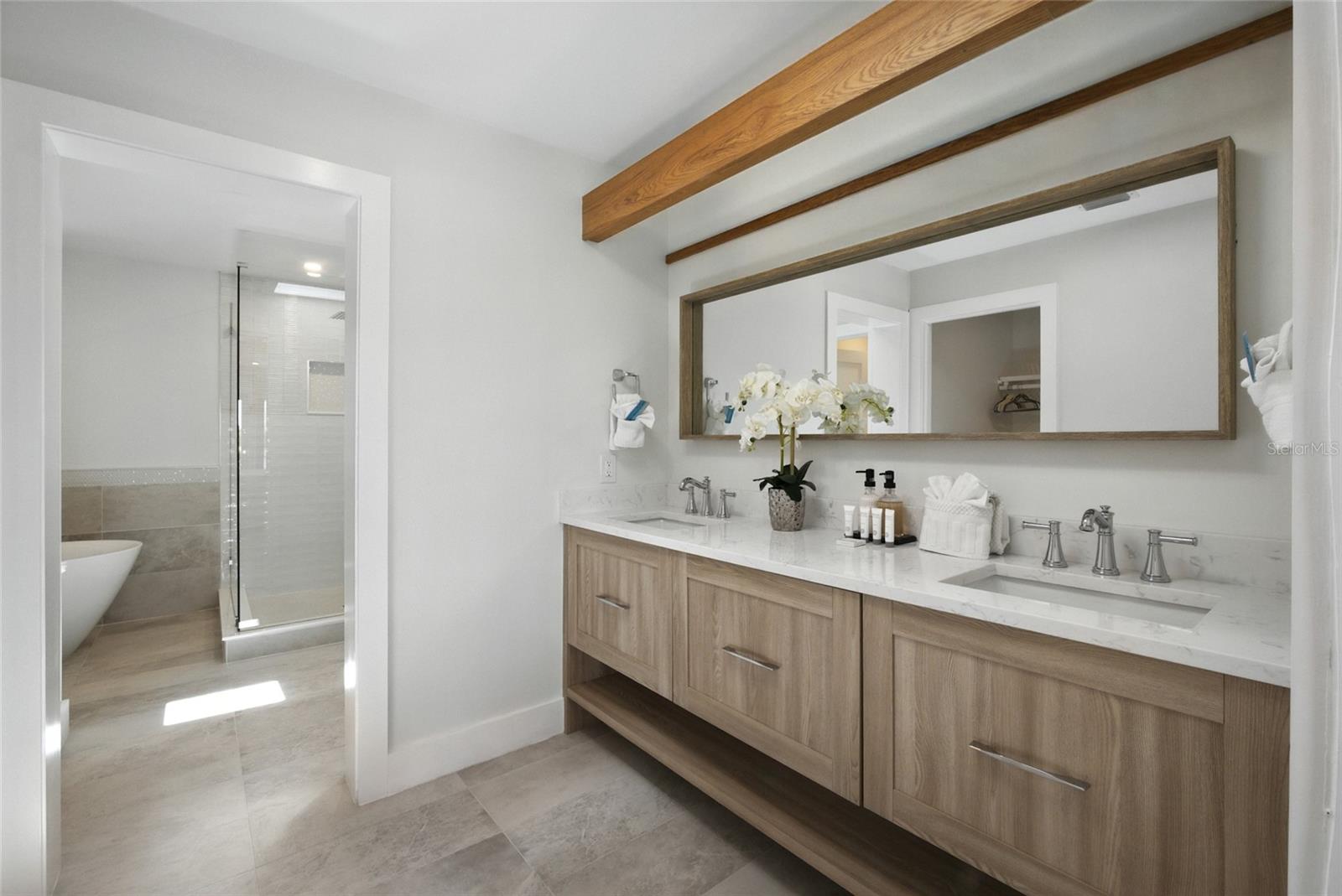 TB8418360 Property Photo