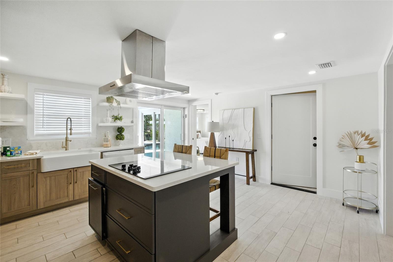 TB8418360 Property Photo