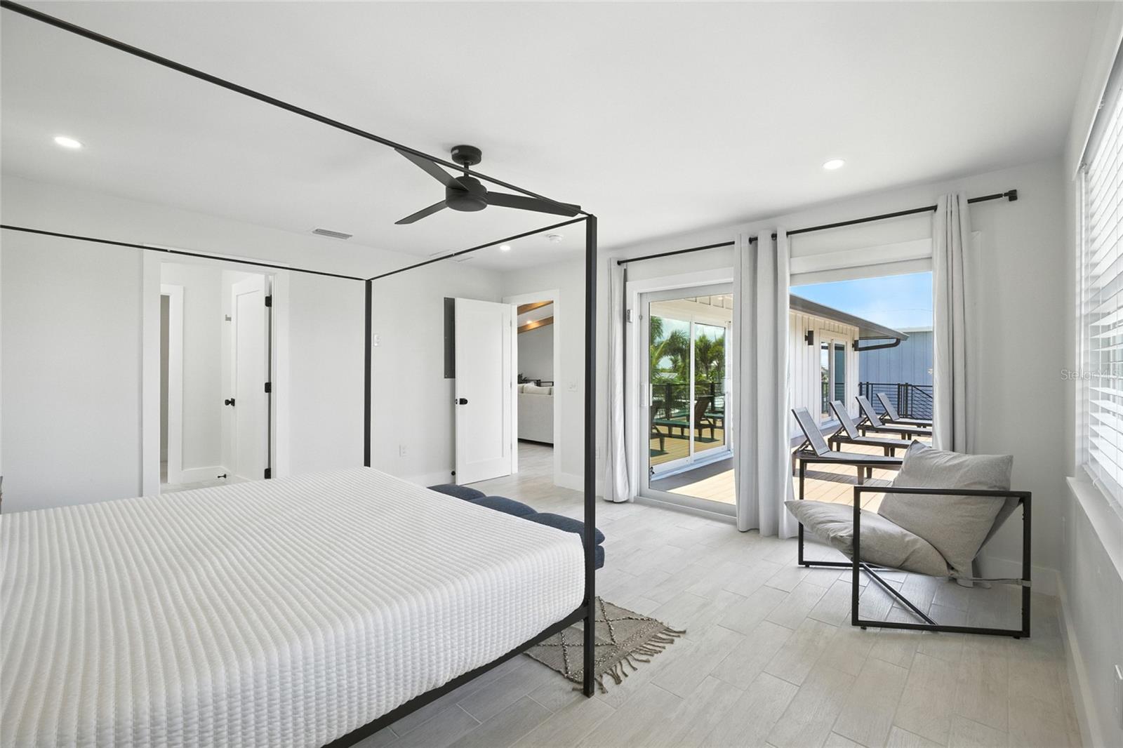 TB8418360 Property Photo