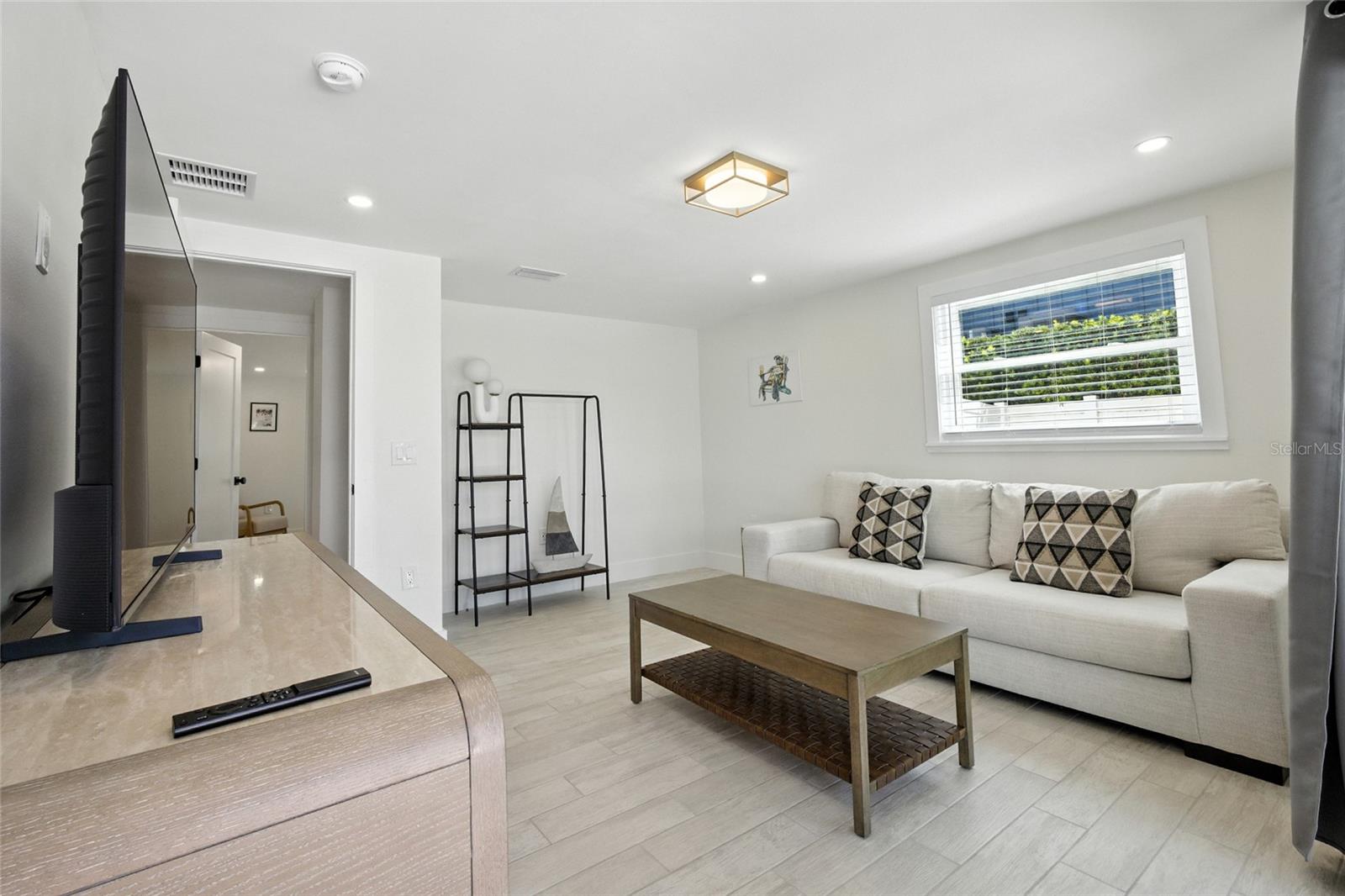 TB8418360 Property Photo