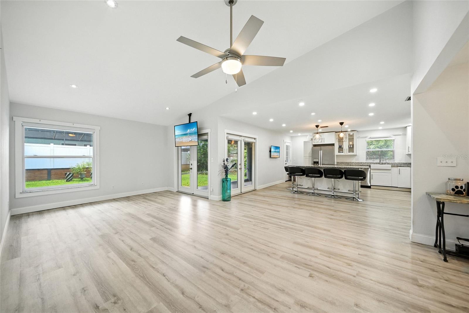 29 HARBOR OAKS CIR, SAFETY HARBOR, FL, 34695