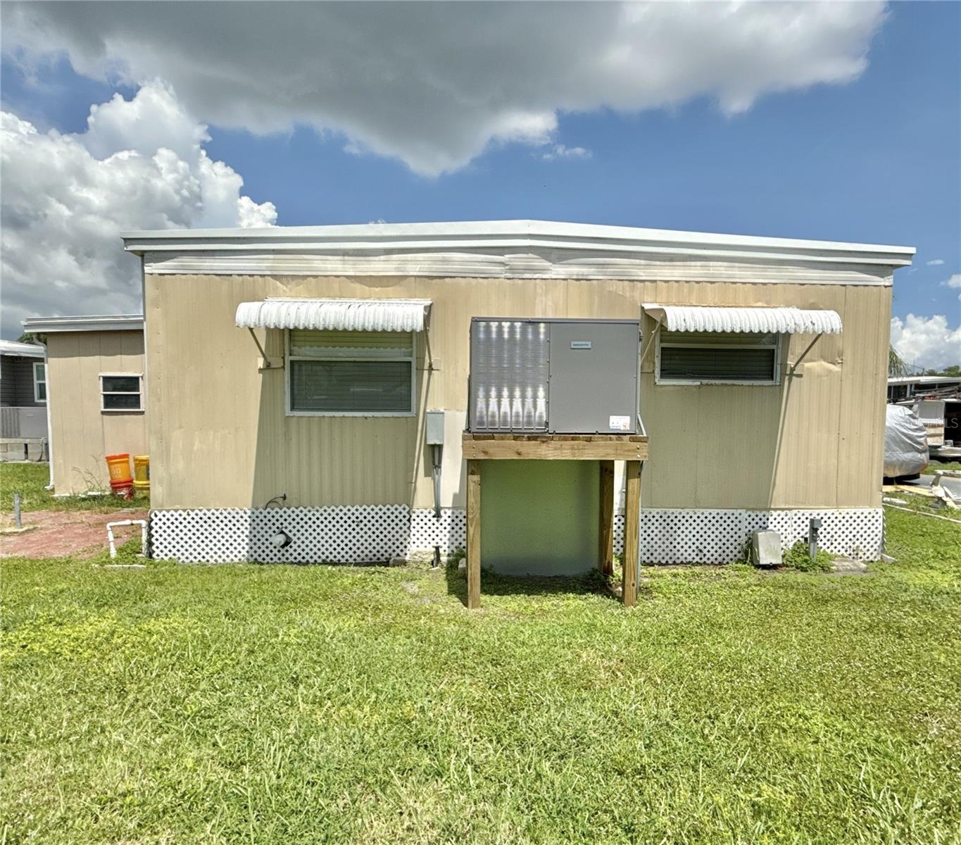 TB8418434 Property Photo