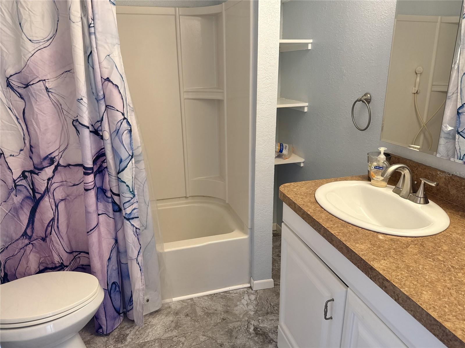 TB8418434 Property Photo