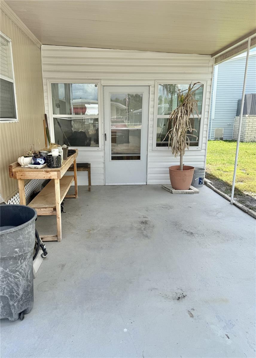 TB8418434 Property Photo