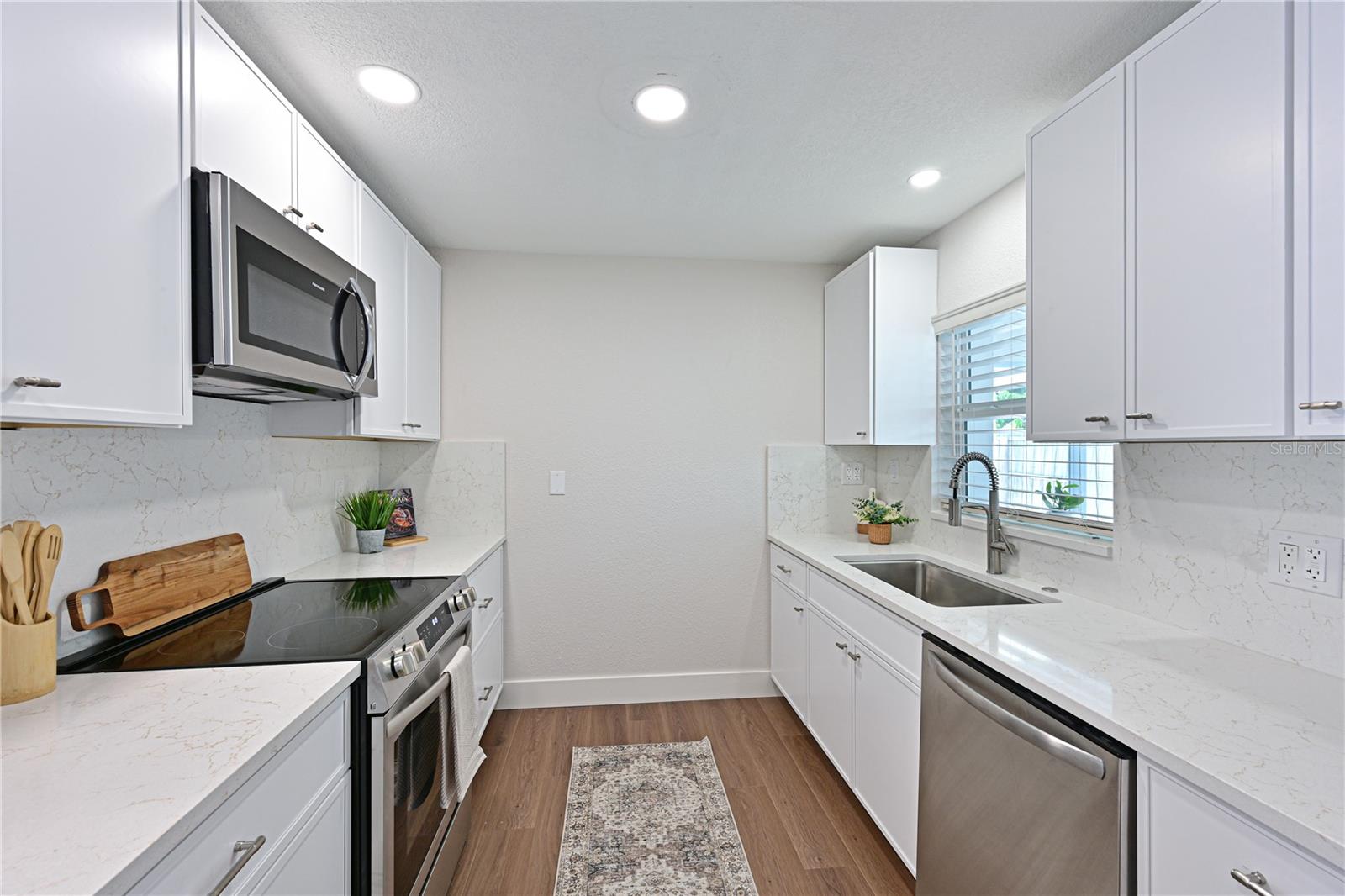 412 BAILEY RD, SARASOTA, FL, 34237