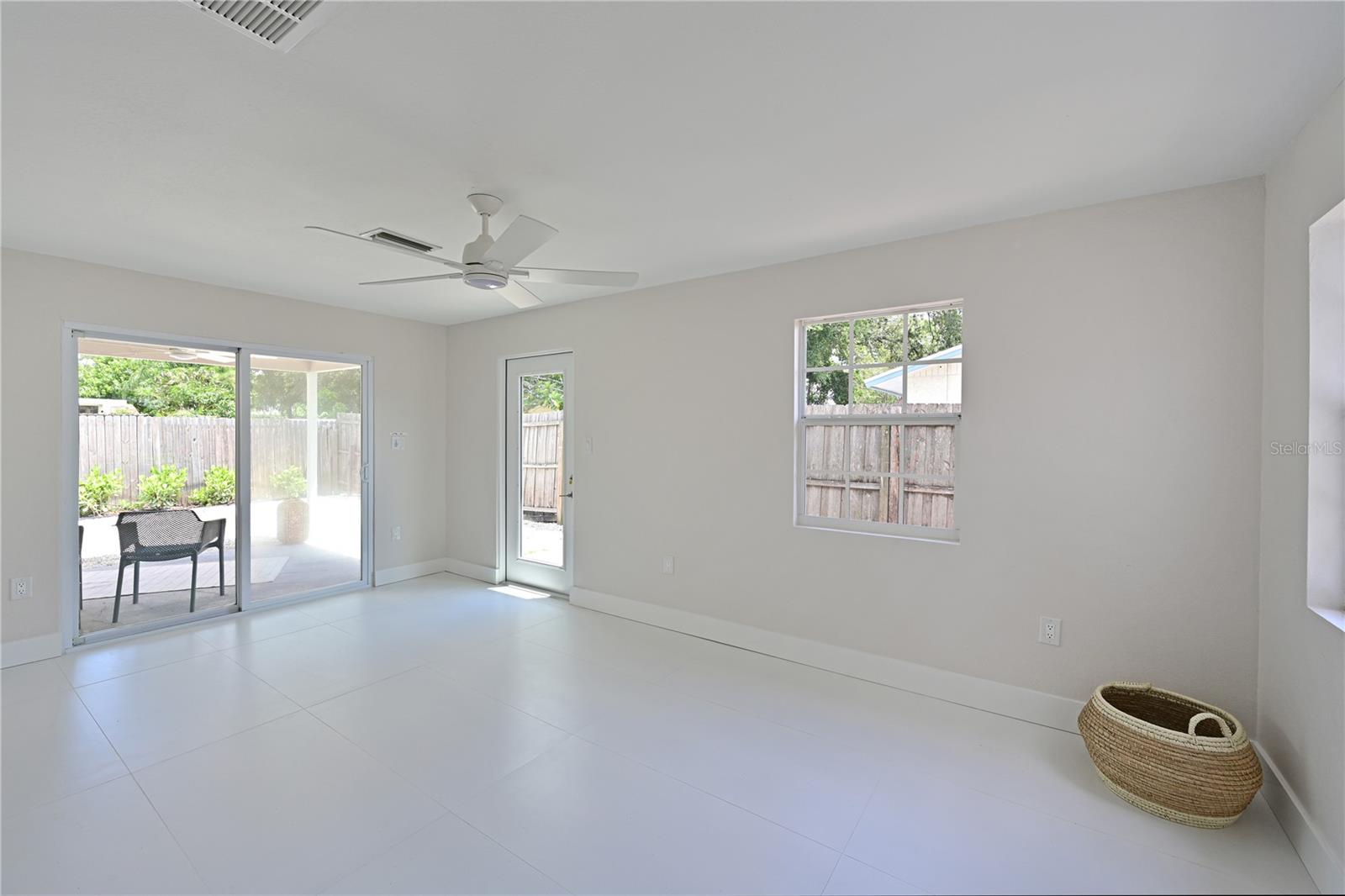 412 BAILEY RD, SARASOTA, FL, 34237