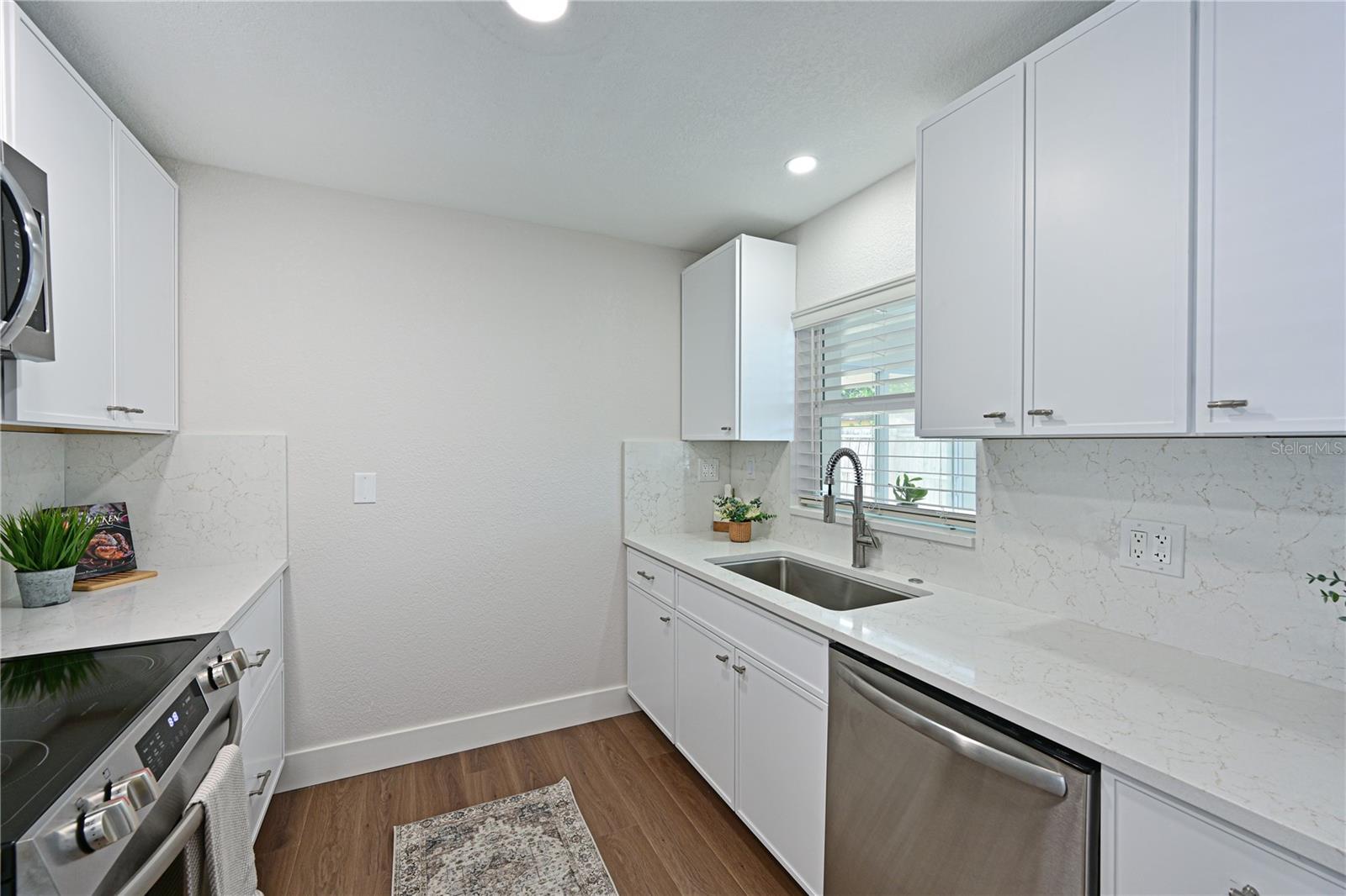 412 BAILEY RD, SARASOTA, FL, 34237