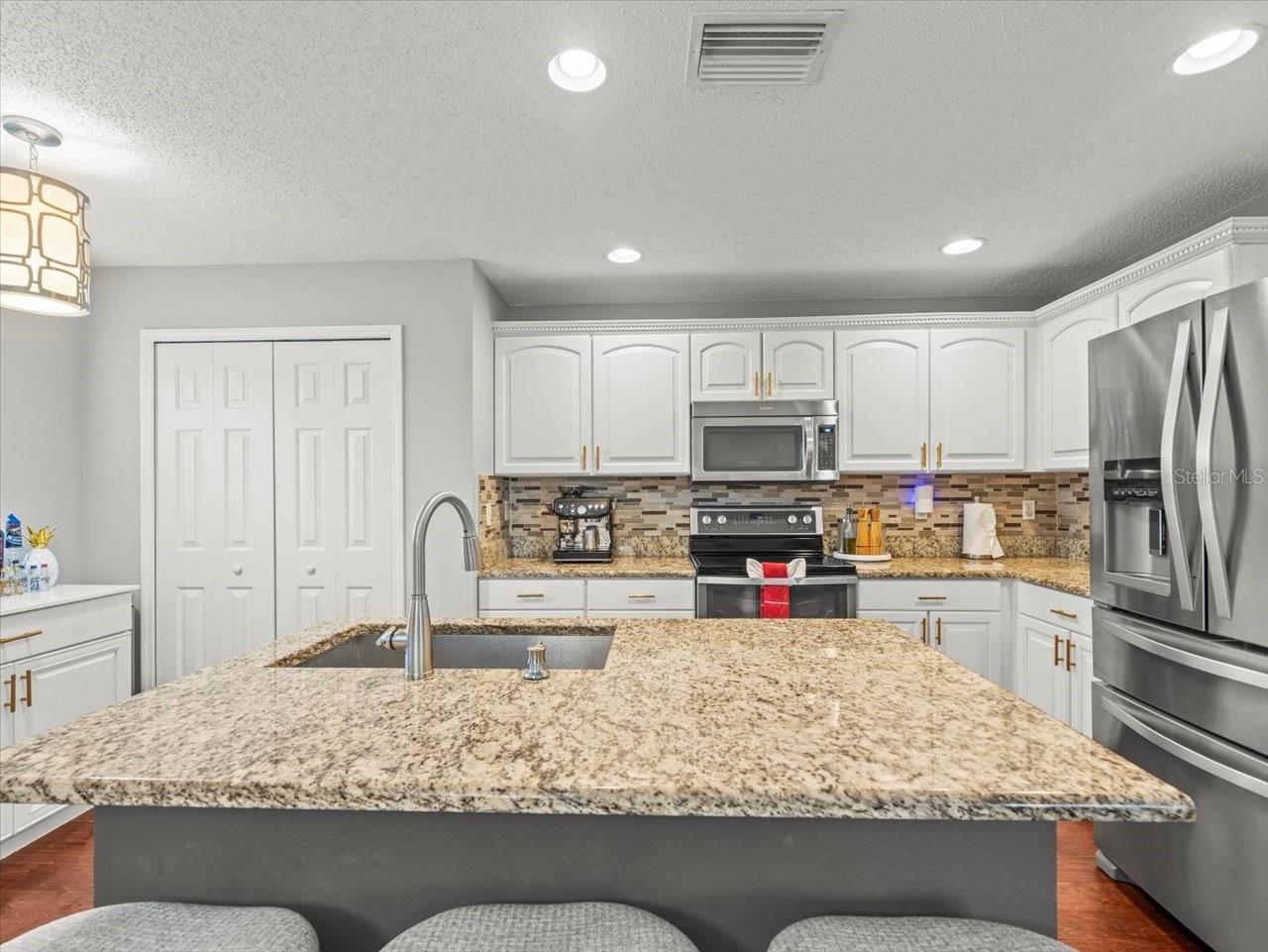 8511 EDGEWATER PLACE BLVD, TAMPA, FL, 33615