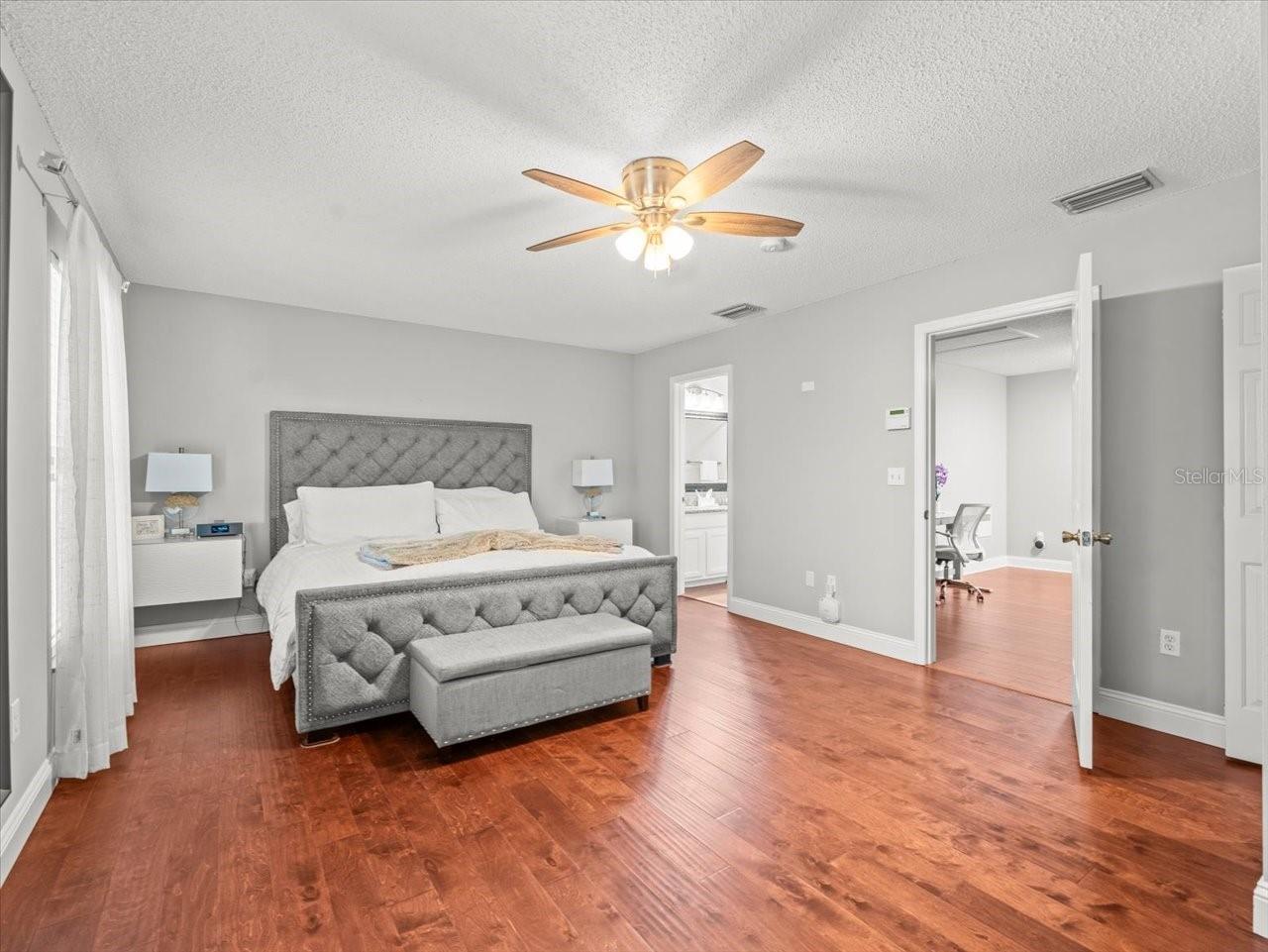 8511 EDGEWATER PLACE BLVD, TAMPA, FL, 33615