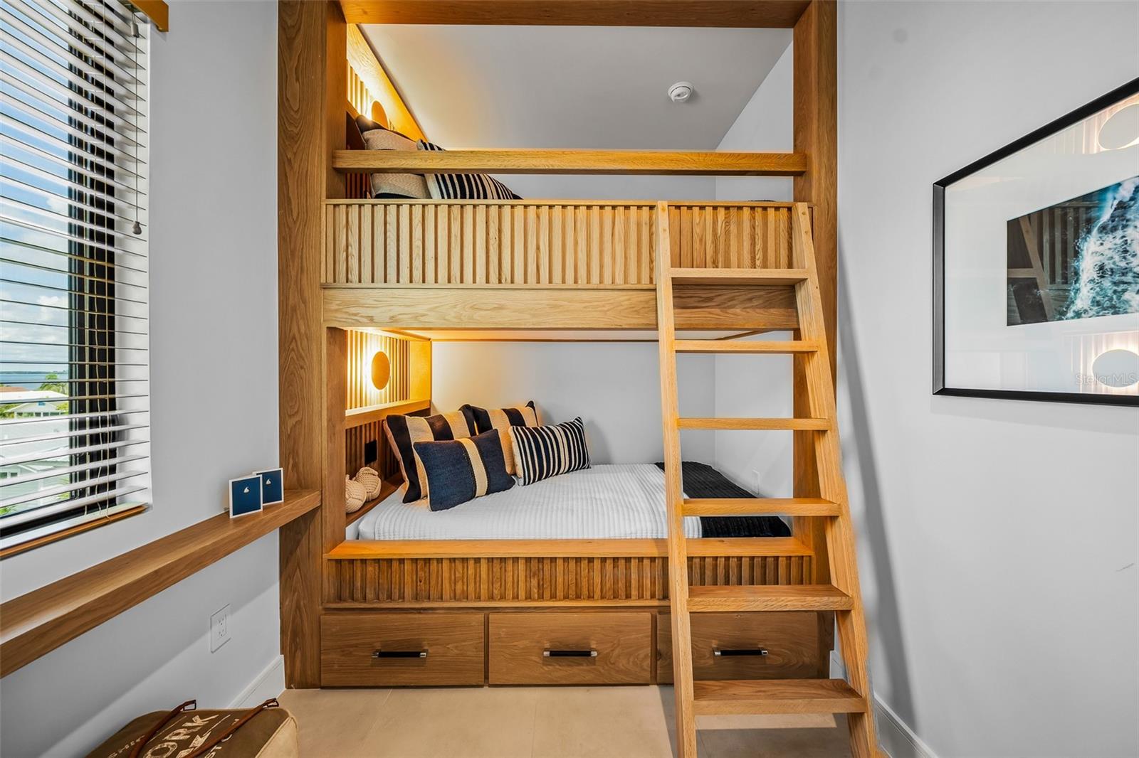 TB8418453 Property Photo