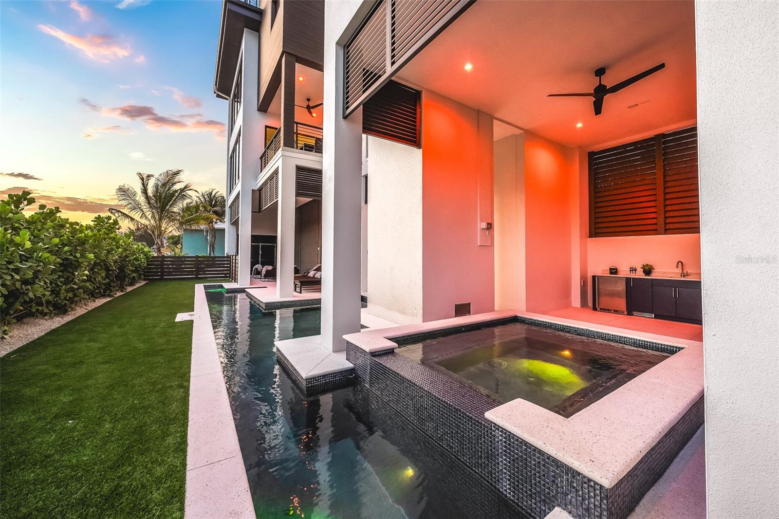 TB8418453 Property Photo