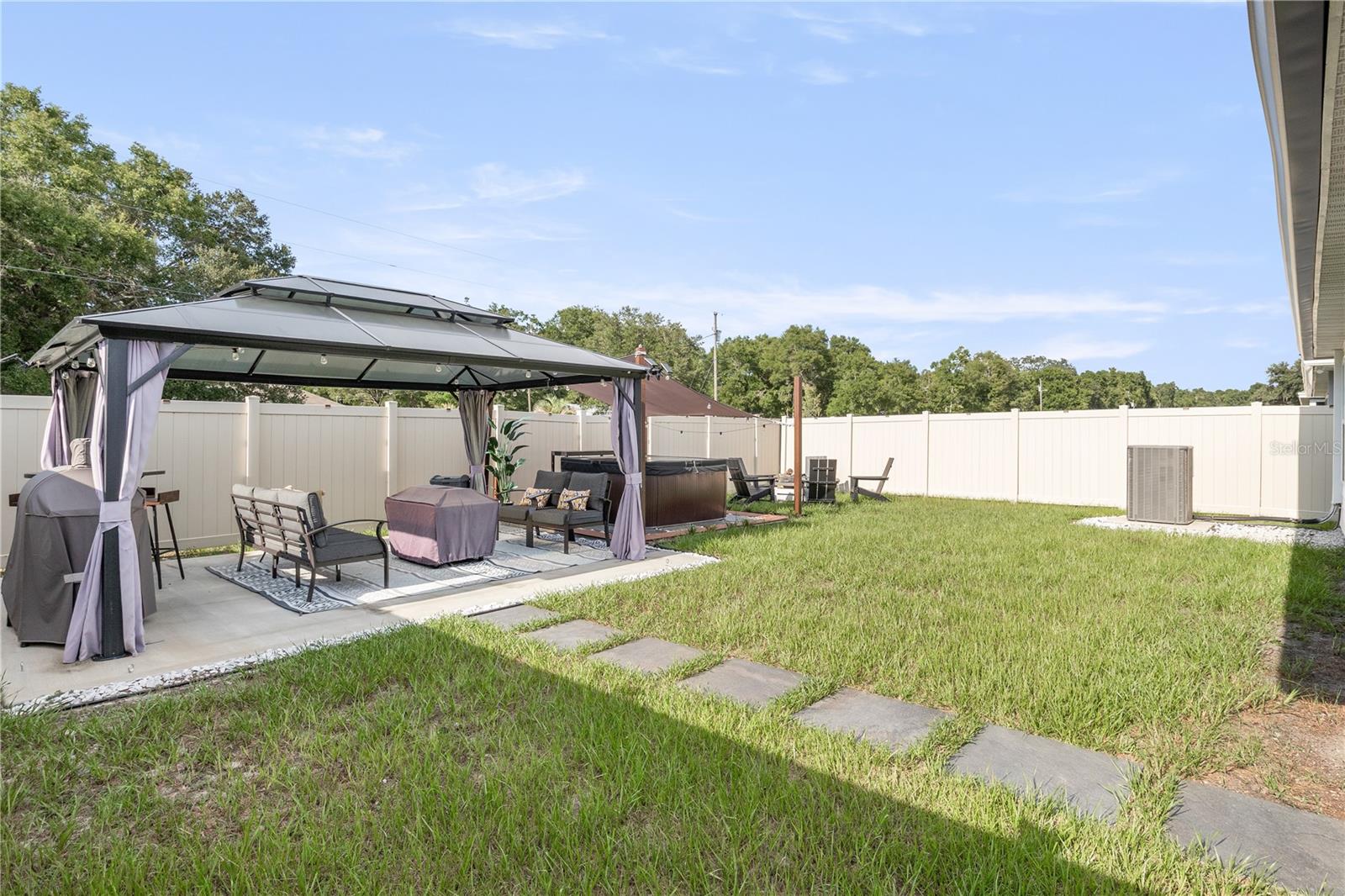 24596 NW 23RD LN, NEWBERRY, FL, 32669