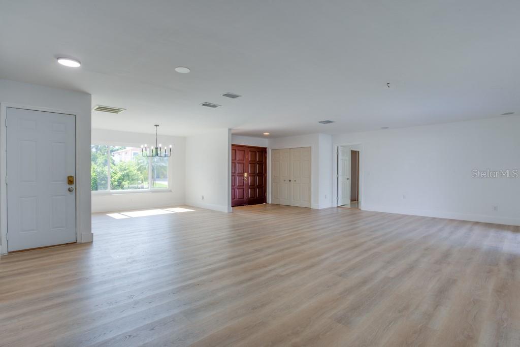 4098 BEACH DR SE, ST PETERSBURG, FL, 33705