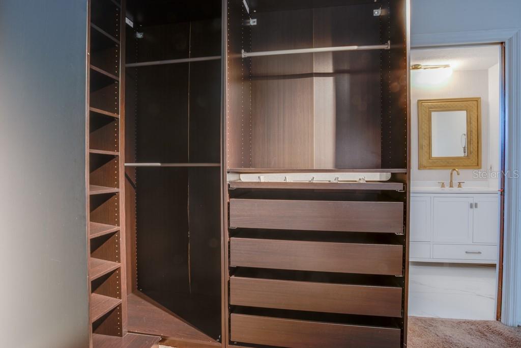 4098 BEACH DR SE, ST PETERSBURG, FL, 33705