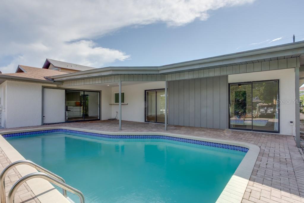 4098 BEACH DR SE, ST PETERSBURG, FL, 33705