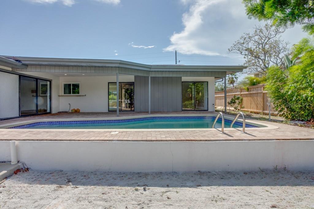 4098 BEACH DR SE, ST PETERSBURG, FL, 33705