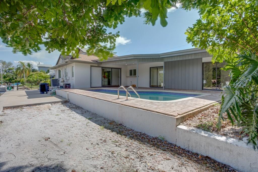 4098 BEACH DR SE, ST PETERSBURG, FL, 33705