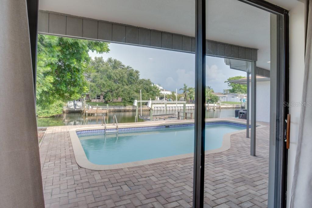 4098 BEACH DR SE, ST PETERSBURG, FL, 33705