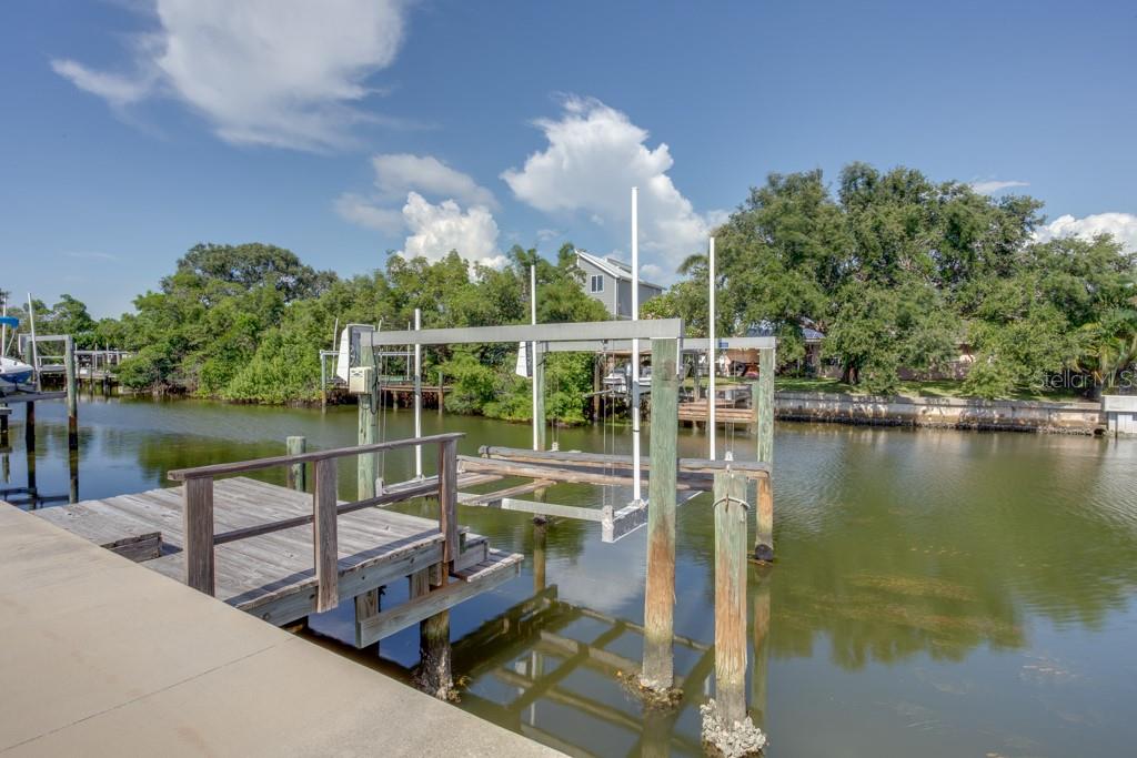 4098 BEACH DR SE, ST PETERSBURG, FL, 33705