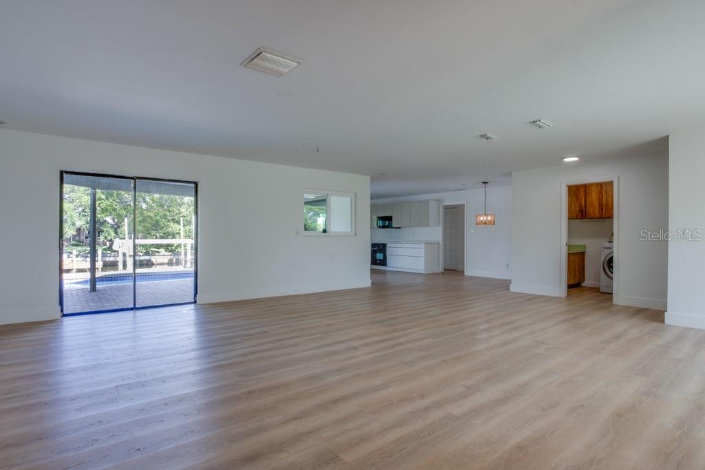 4098 BEACH DR SE, ST PETERSBURG, FL, 33705