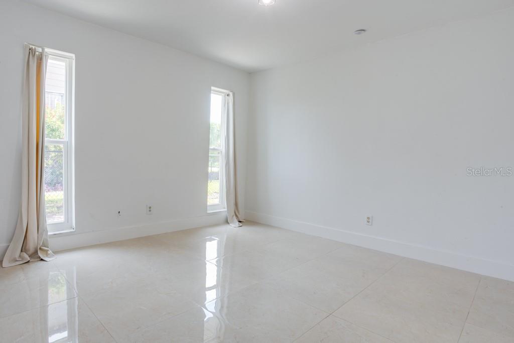 4098 BEACH DR SE, ST PETERSBURG, FL, 33705