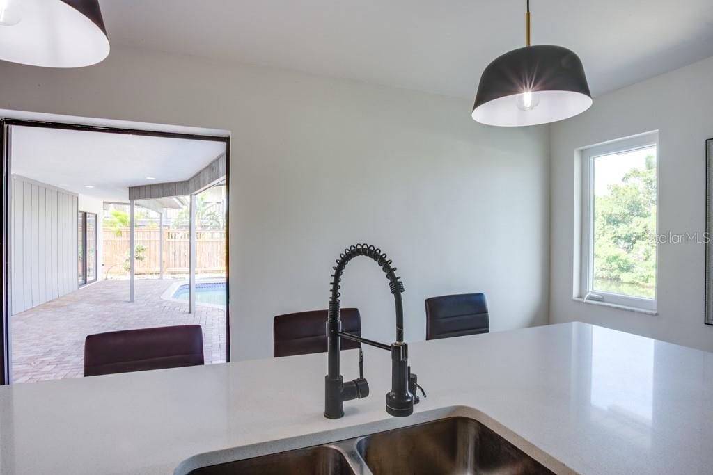 4098 BEACH DR SE, ST PETERSBURG, FL, 33705