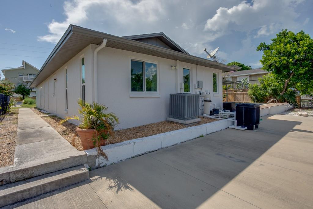 4098 BEACH DR SE, ST PETERSBURG, FL, 33705