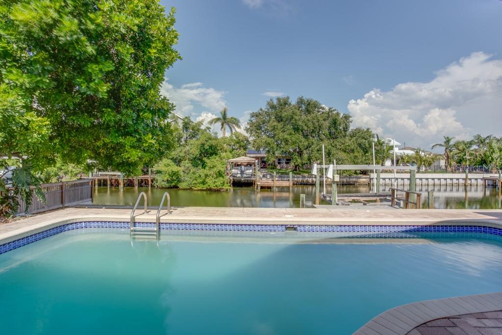 4098 BEACH DR SE, ST PETERSBURG, FL, 33705