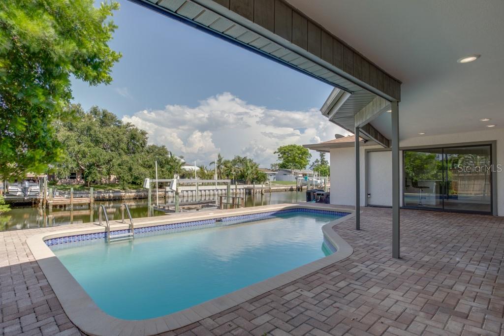 4098 BEACH DR SE, ST PETERSBURG, FL, 33705